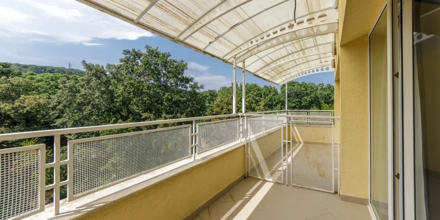 Terrace of a maisonette suite at Park Hotel Revita